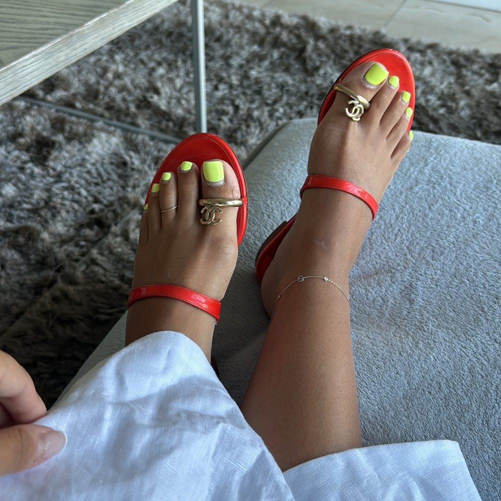 CHANEL Red Patent Leather Slide Sandals with Gold CC Hardware - Picture 6 of 9